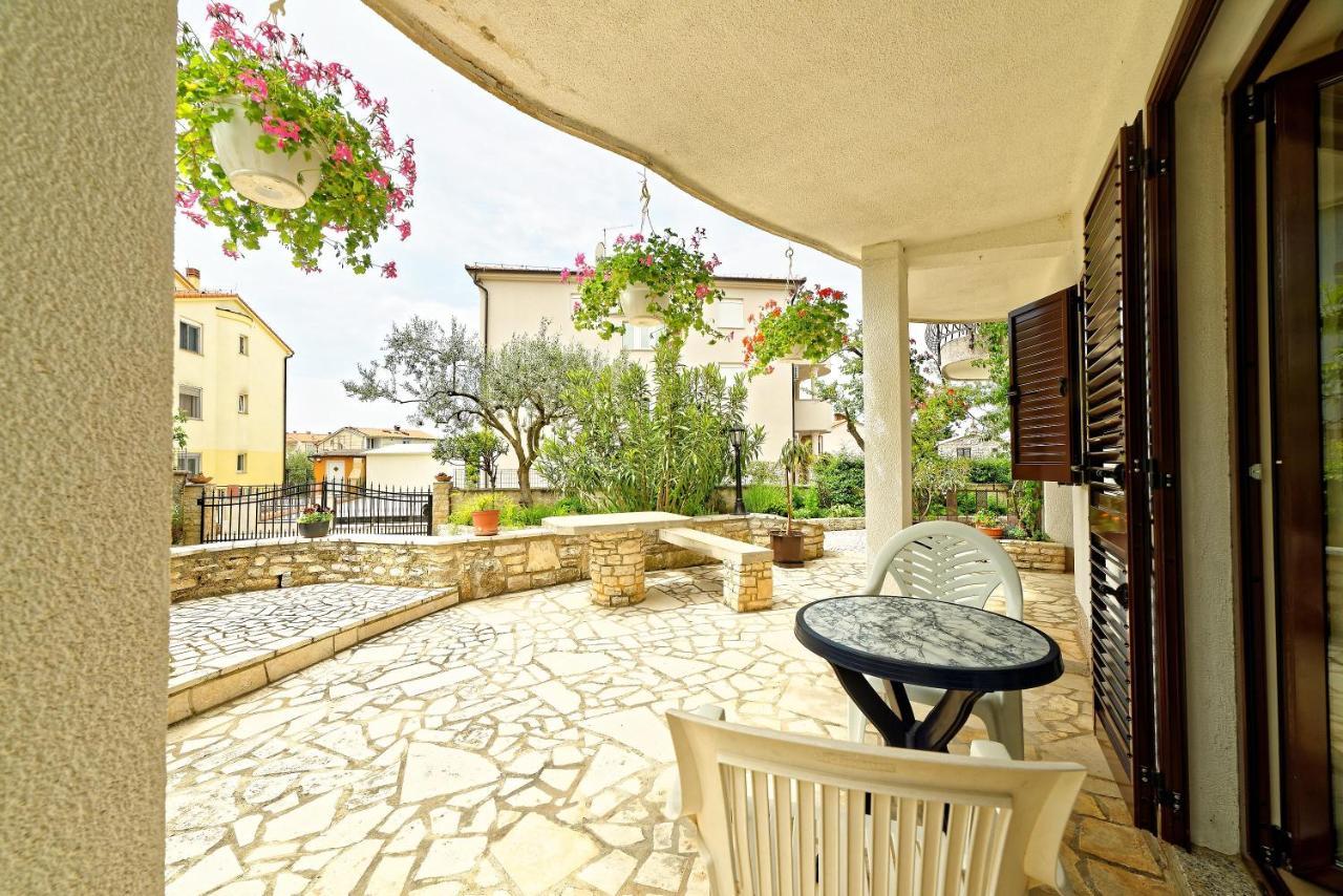 Guest House Jolanda Medulin Exterior photo